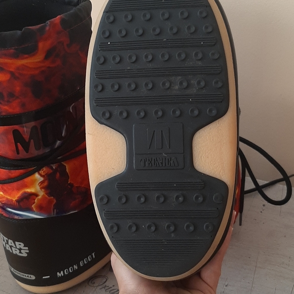 🔥Star wars Moon Boots Women (8)/ Kids(6) - Picture 8 of 10